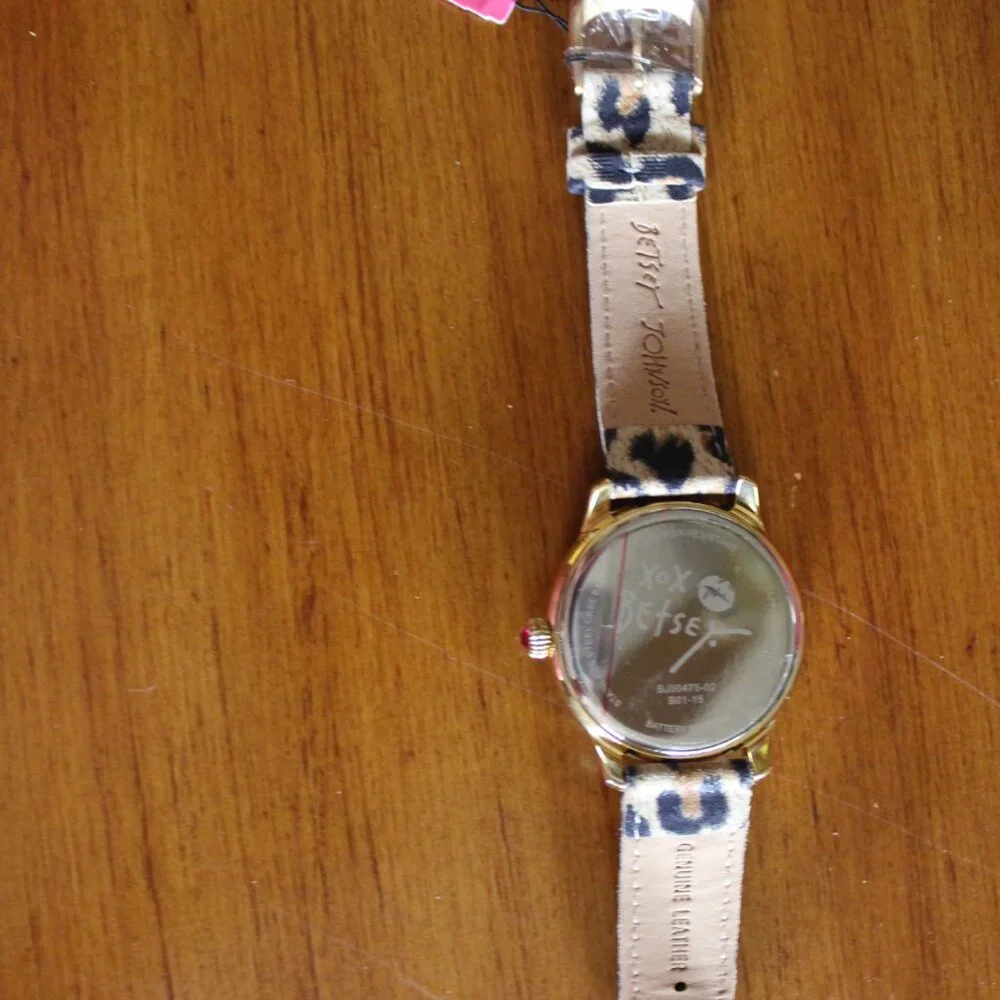 BRAND NEW AUTHETIC BETSEY JOHNSON LEOPARD BLING WRISTWATCH STUNNING!! - Picture 8 of 10